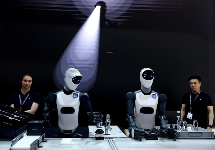Robots at the exhibition stand at the Hannover Messe.