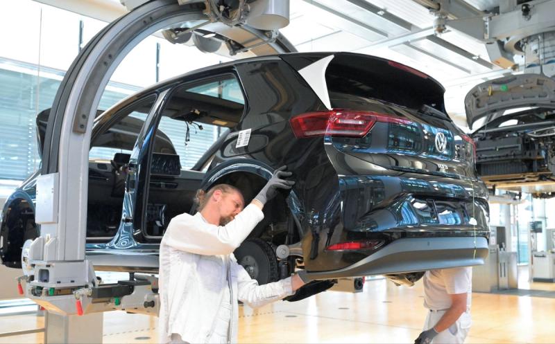 semafor.com - Brendan Ruberry - France, Germany are hatching plans to revive auto industry