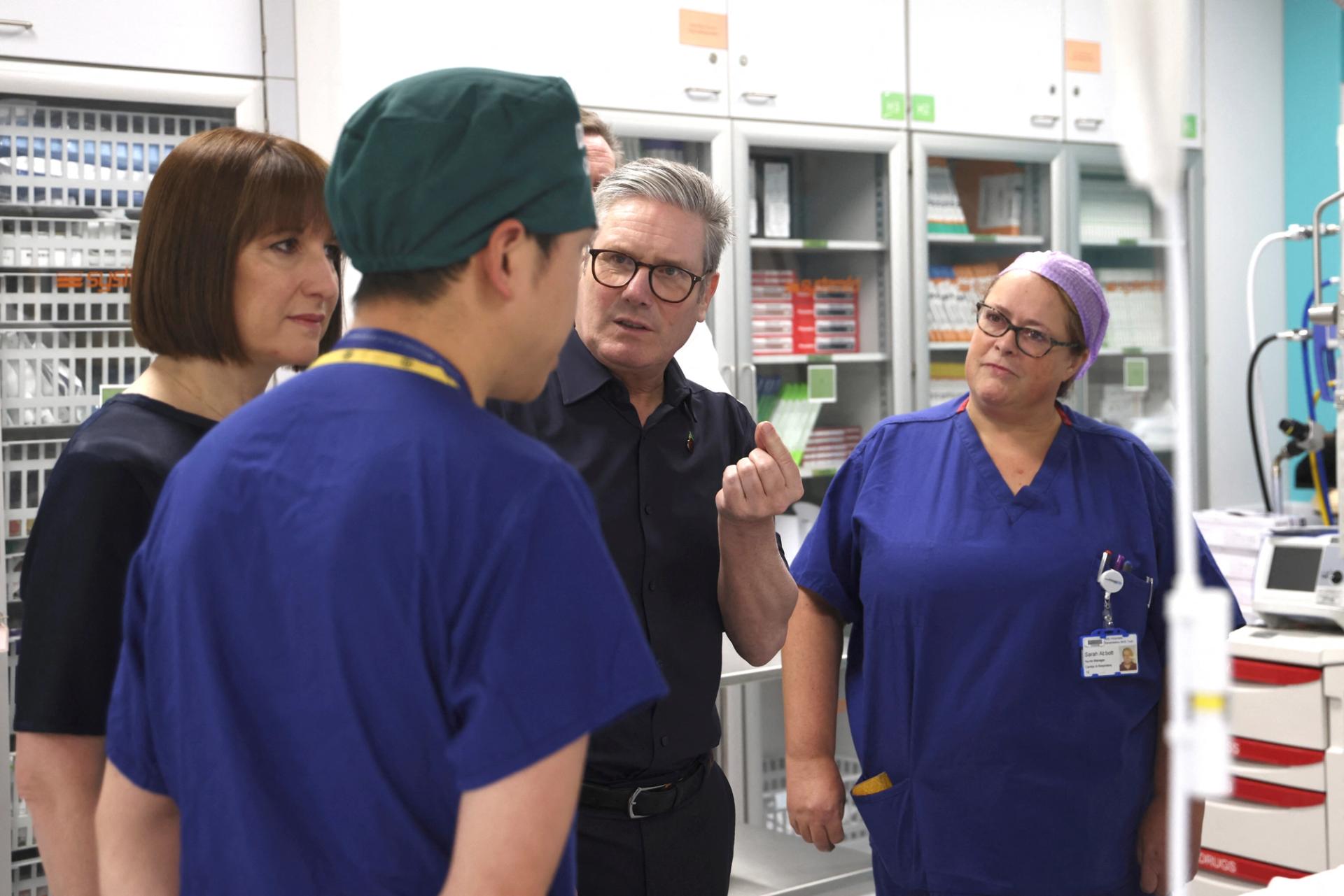 UK Prime Minister Keir Starmer in a UK hospital.