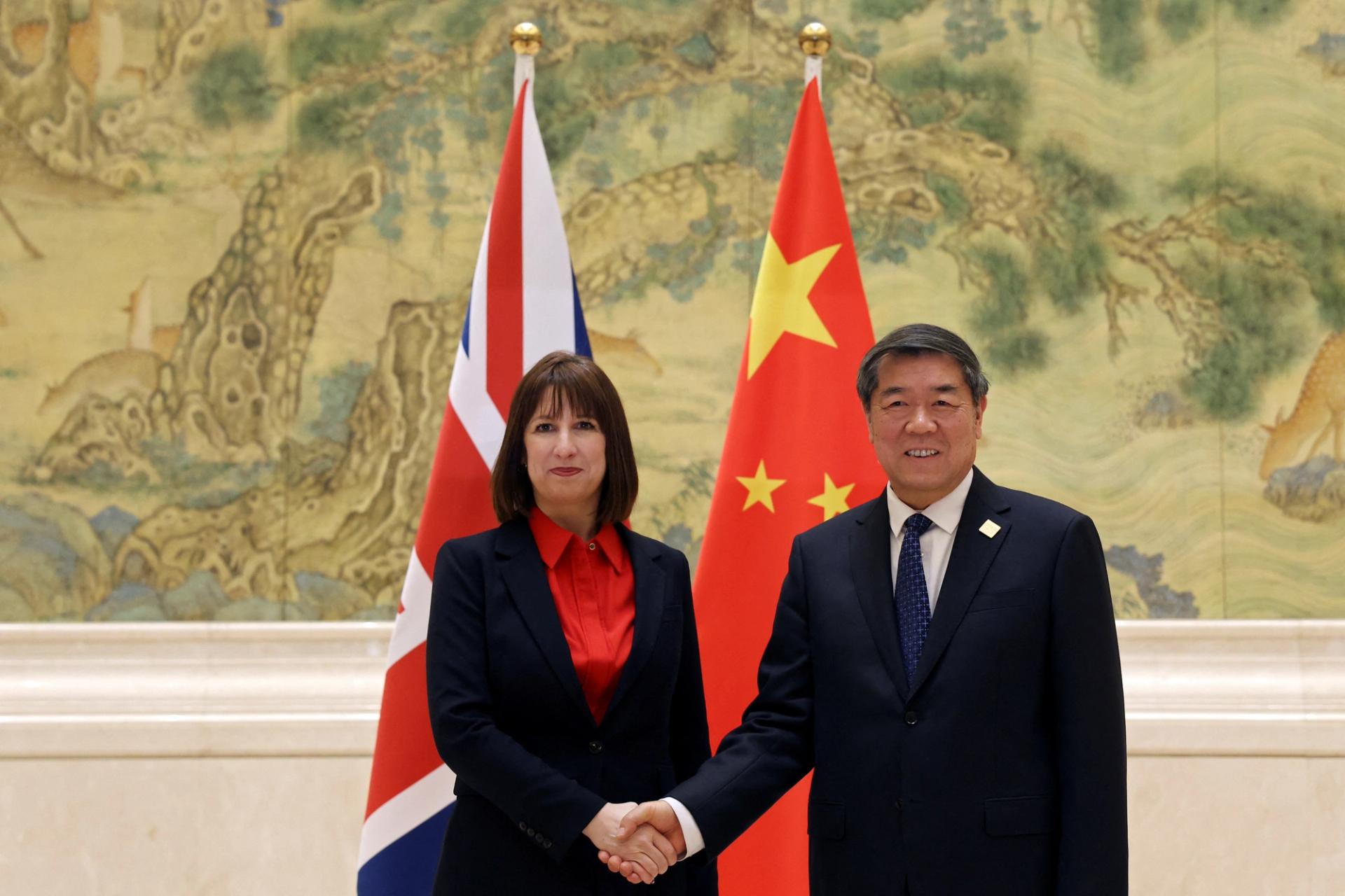 Chinese Vice Premier He Lifeng and Britain’s Chancellor of the Exchequer Rachel Reeves.