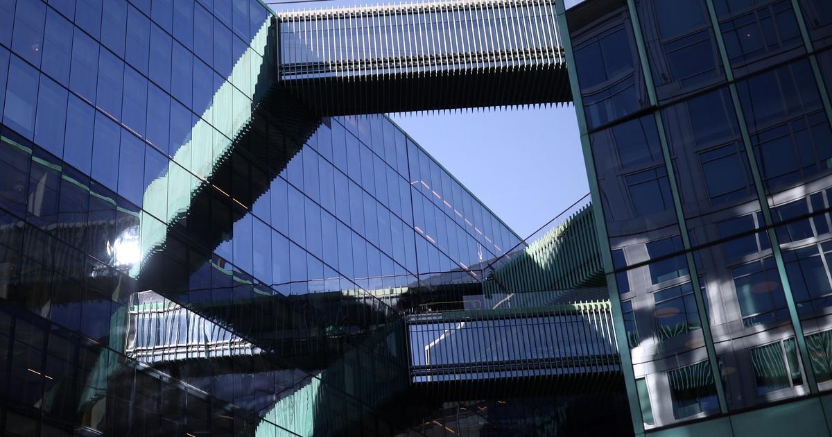 Fannie, Freddie to buy US mortgage bonds, agency chief says