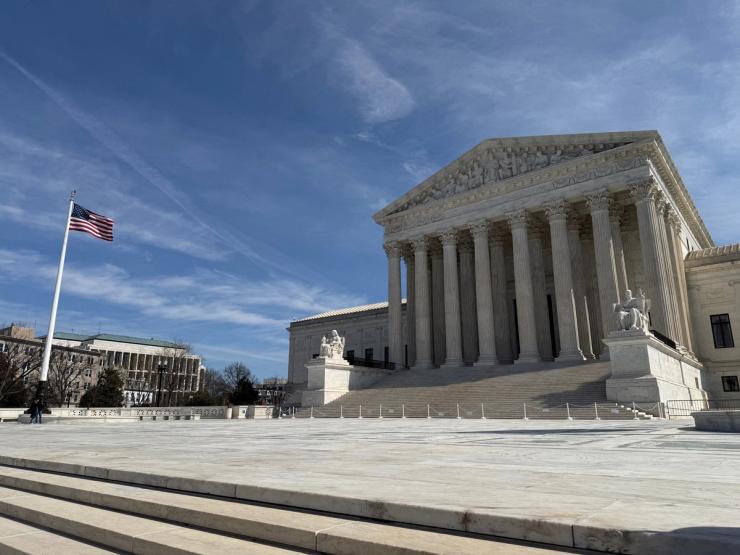 SCOTUS building.