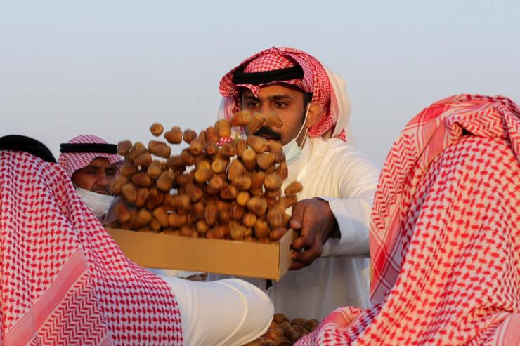 A Saudi farmer in Al-Qassim, Saudi Arabia.
