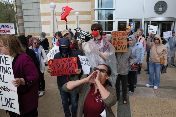Protestors demonstrate in favor of returning Kilmar Abrego Garcia to the US.