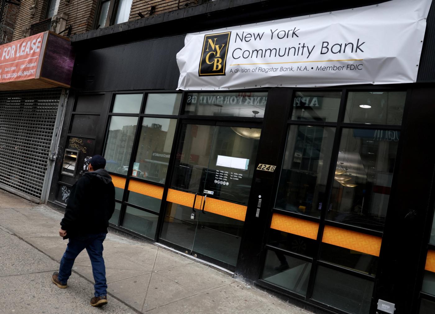 Shaky commercial loans threaten a new regional bank crisis (semafor.com)