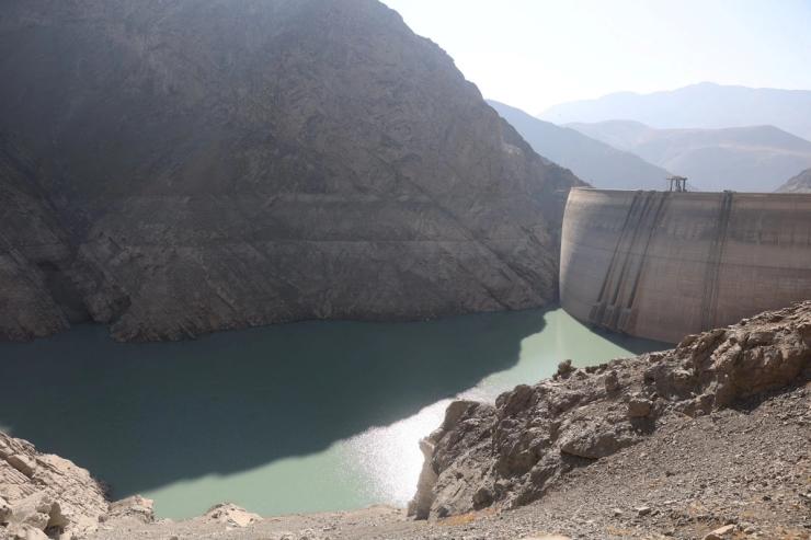 A photo of a half-empty dam in Iran.
