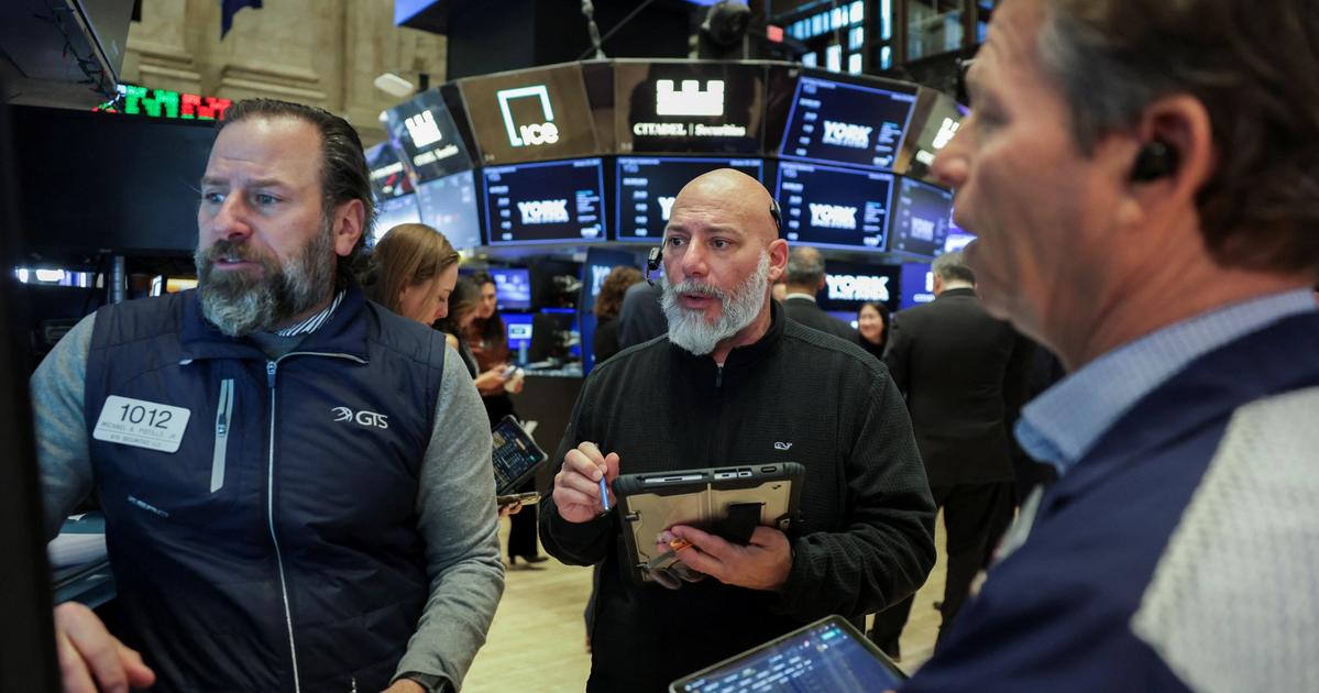 Tech stocks tumble as AI spending concerns mount