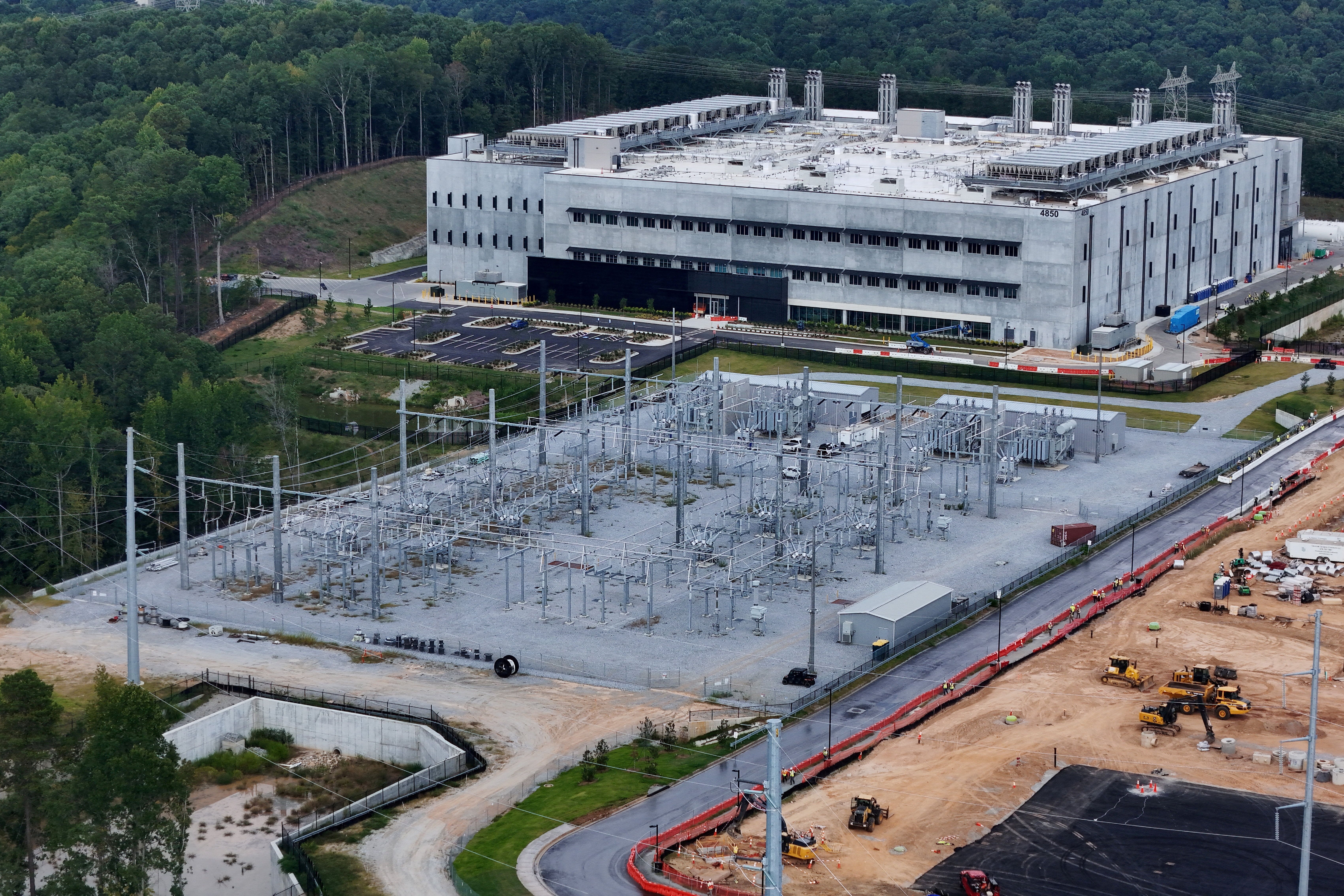 A drone view of Microsoft’s ATL11 data center under construction. 