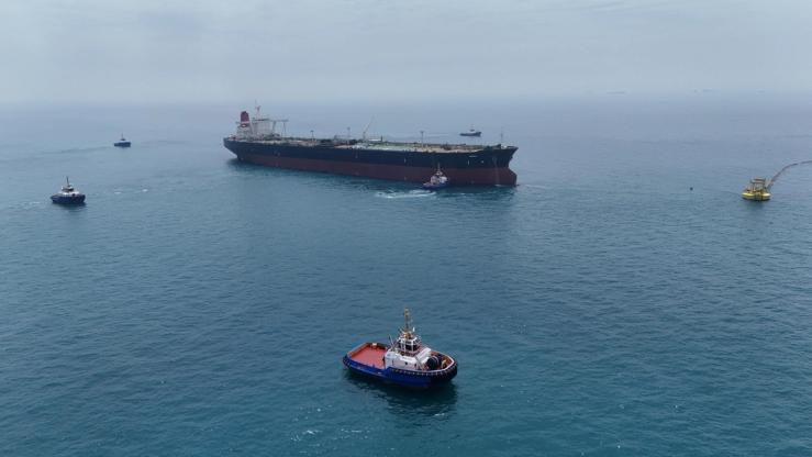 Ships in the Strait of Hormuz