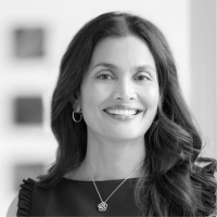 Liz Centoni