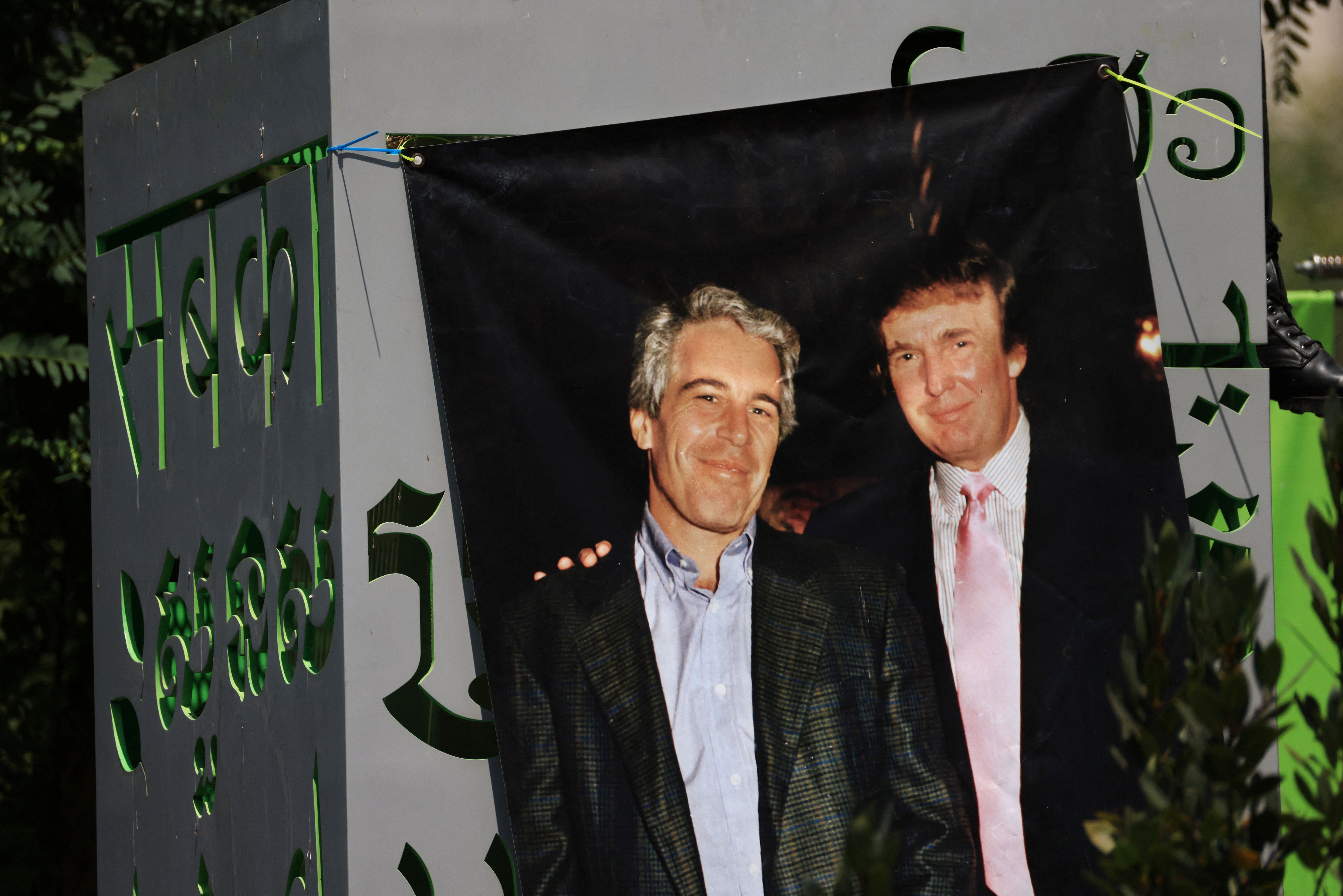 Jeffrey Epstein and Donald Trump. 