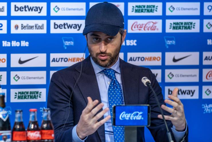 Bundesliga, Hertha BSC press conference on the entry of the new investor 777 Partners. Josh Wander, CEO 777 Partners, speaks to the audience.