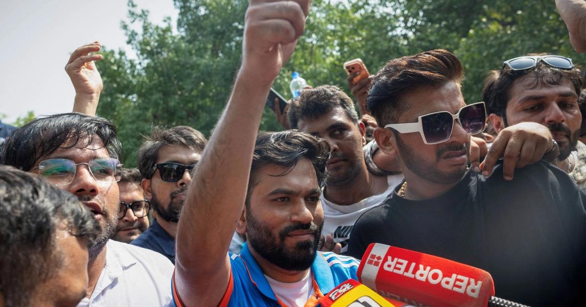 India ‘cockroach’ party attracts discontented youth