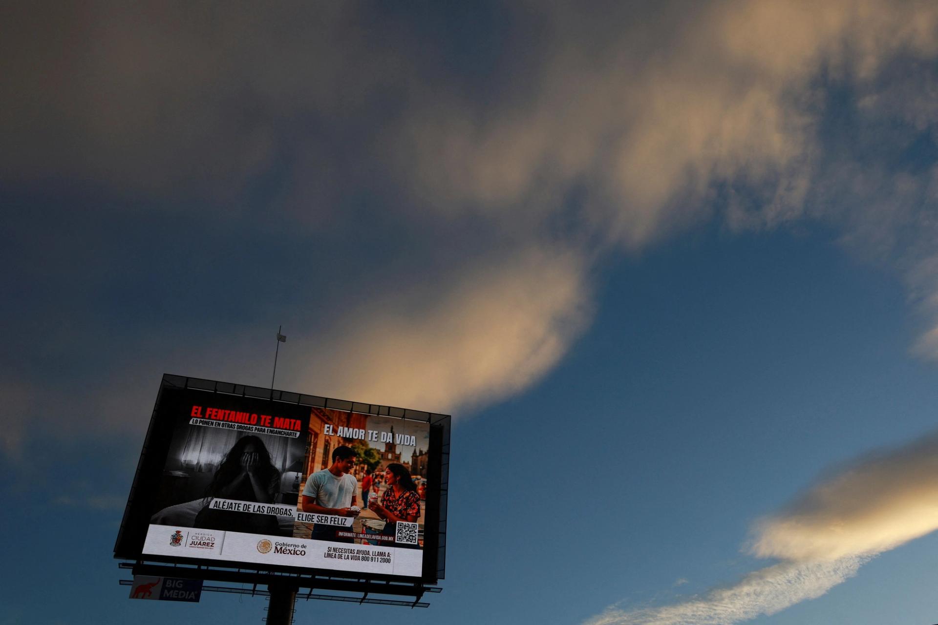 An advertisement that reads “Stay away from drugs. Fentanyl kills you” in Mexico.