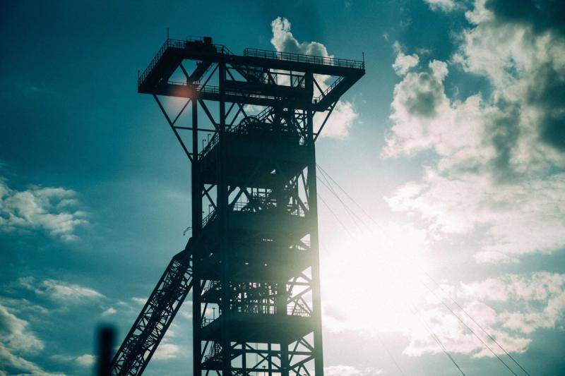 semafor.com - Tom Chivers - De Beers halts S. Africa mine output