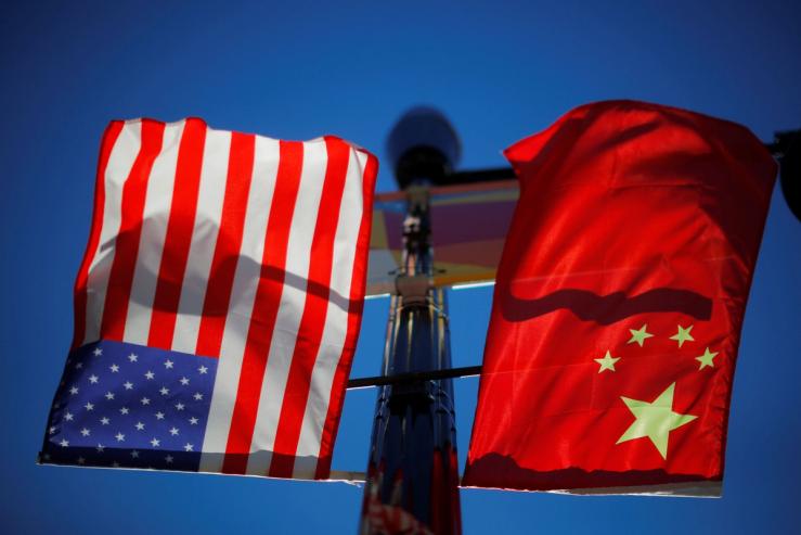 US and China flag.