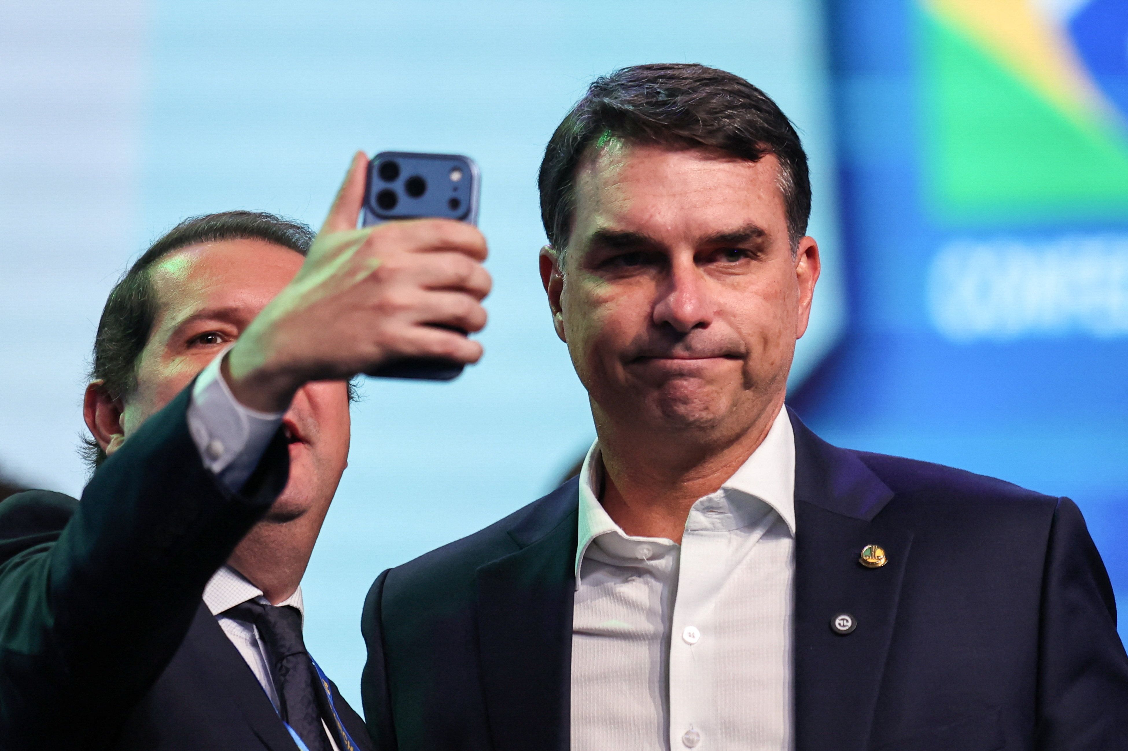 Flávio Bolsonaro. 