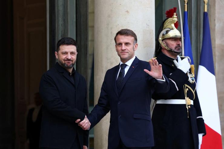 Zelenskyy and Macron at the Elysee.