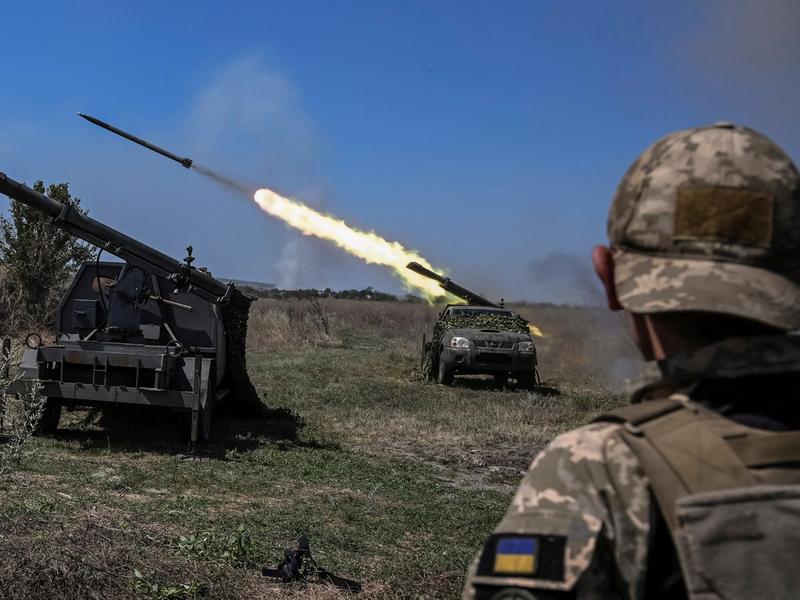  Ukrainian servicemen of the 108th Separate Brigade of Territorial Defence fire small multiple launch rocket systems towards Russian troops, amid Russia's attack on Ukraine, near a front line in Zaporizhzhia region, Ukraine August 19, 2023. REUTERS/Viacheslav Ratynskyi/File Photo