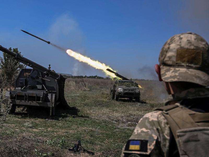 Ukrainian servicemen of the 108th Separate Brigade of Territorial Defence fire small multiple launch rocket systems towards Russian troops, amid Russia's attack on Ukraine, near a front line in Zaporizhzhia region, Ukraine August 19, 2023. REUTERS/Viacheslav Ratynskyi/File Photo