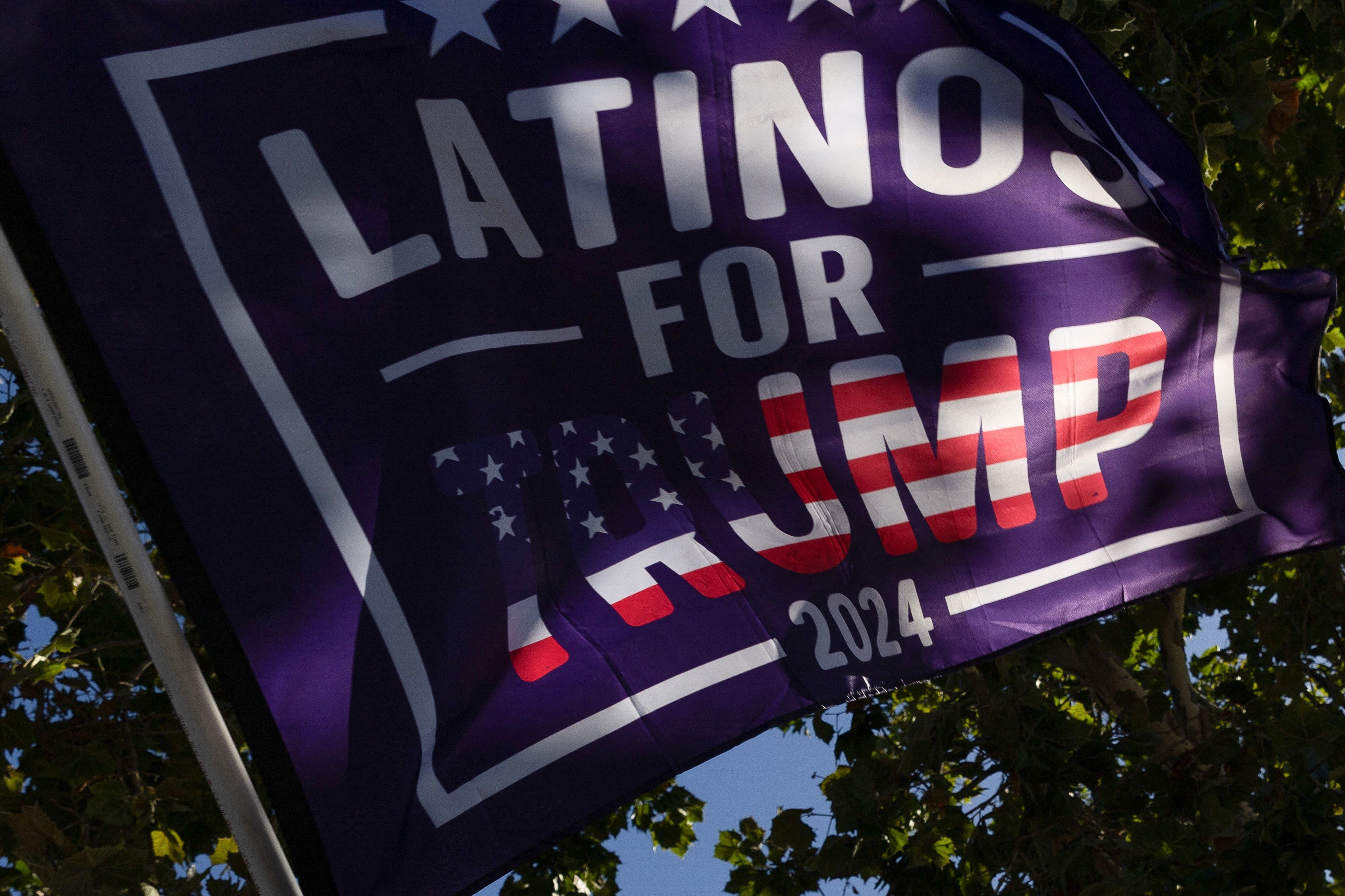 A ‘Latinos for Trump’ flag
