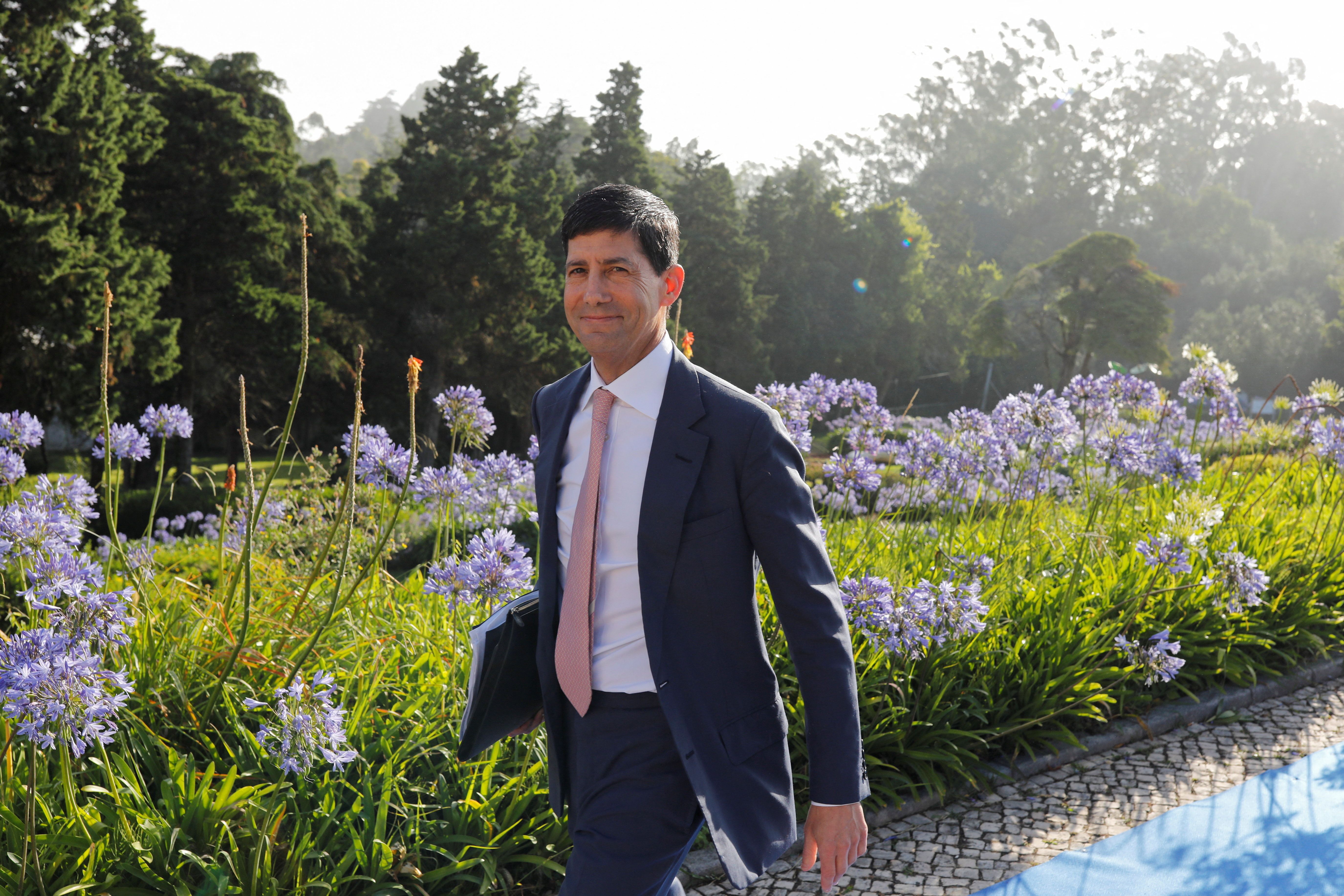 Kevin Warsh.