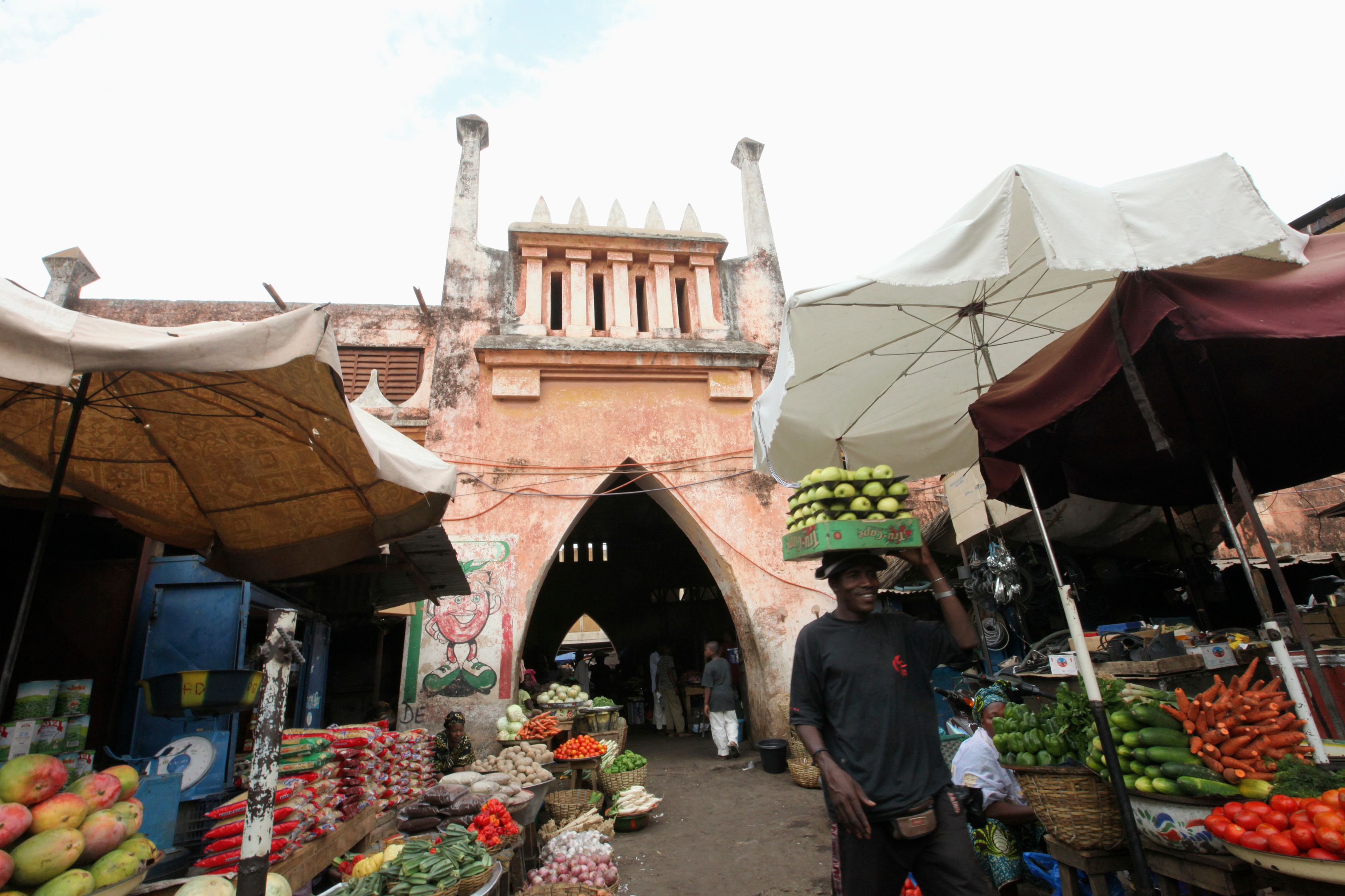 Intra-Africa commerce could reach 53% if AfCFTA were fully implemented, report finds