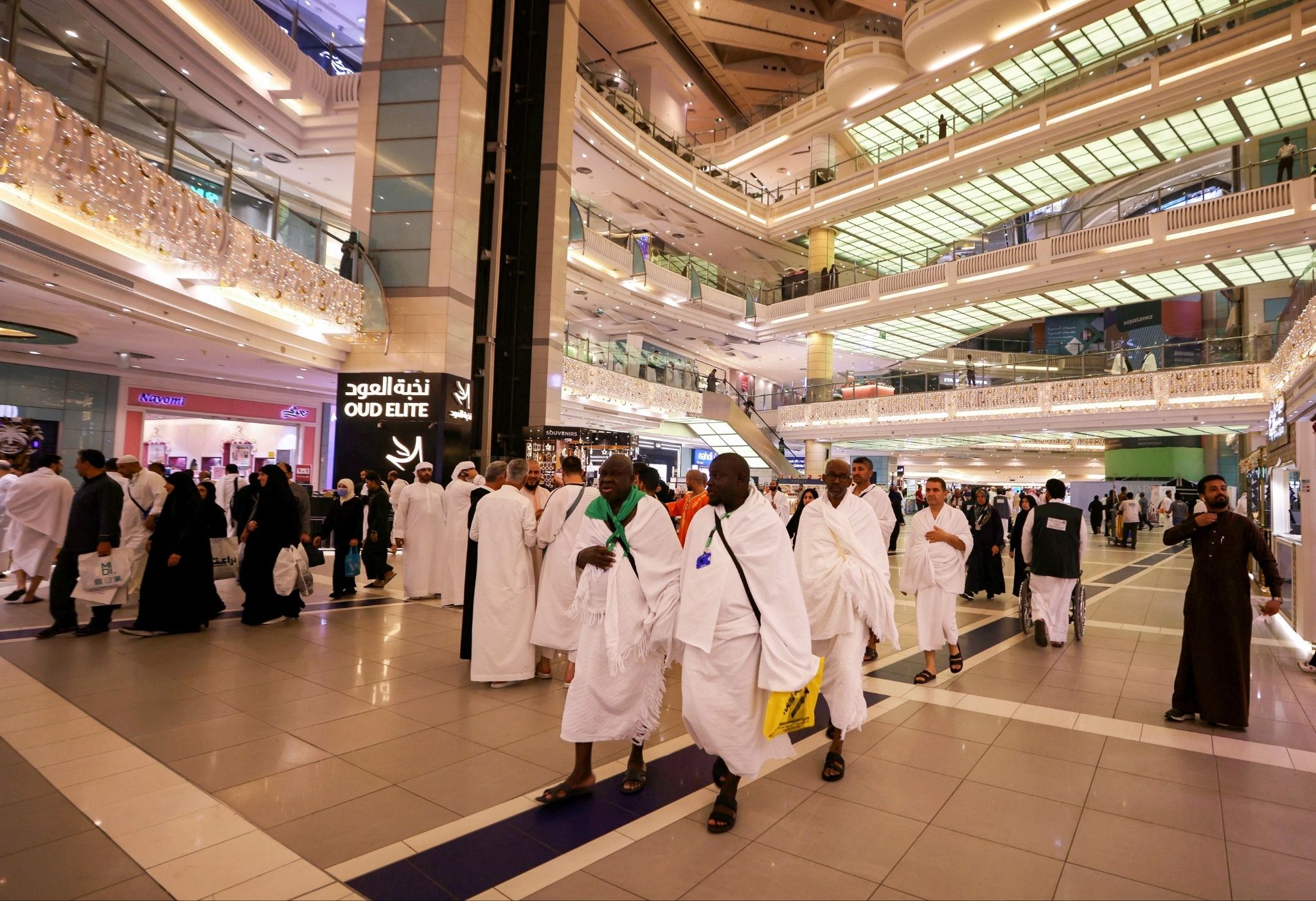Pilgrims shopping at El-Sa’a mall in Mecca