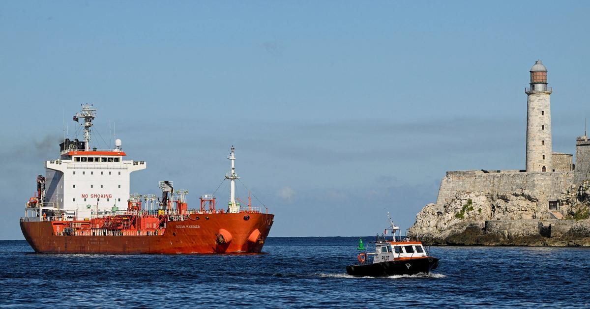 Mexico halts Cuba oil shipment under US pressure