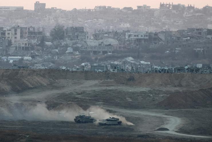 Israeli tanks operate in Gaza