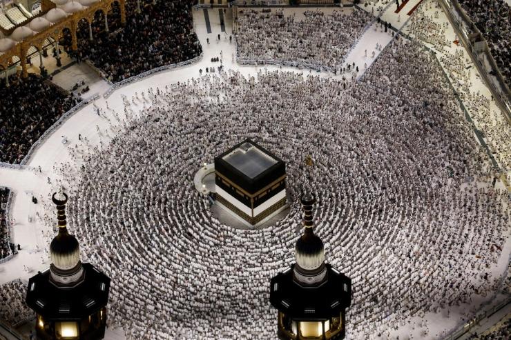 ilgrims pray in front of Kaaba on the day they perform Tawaf at the Grand Mosque.