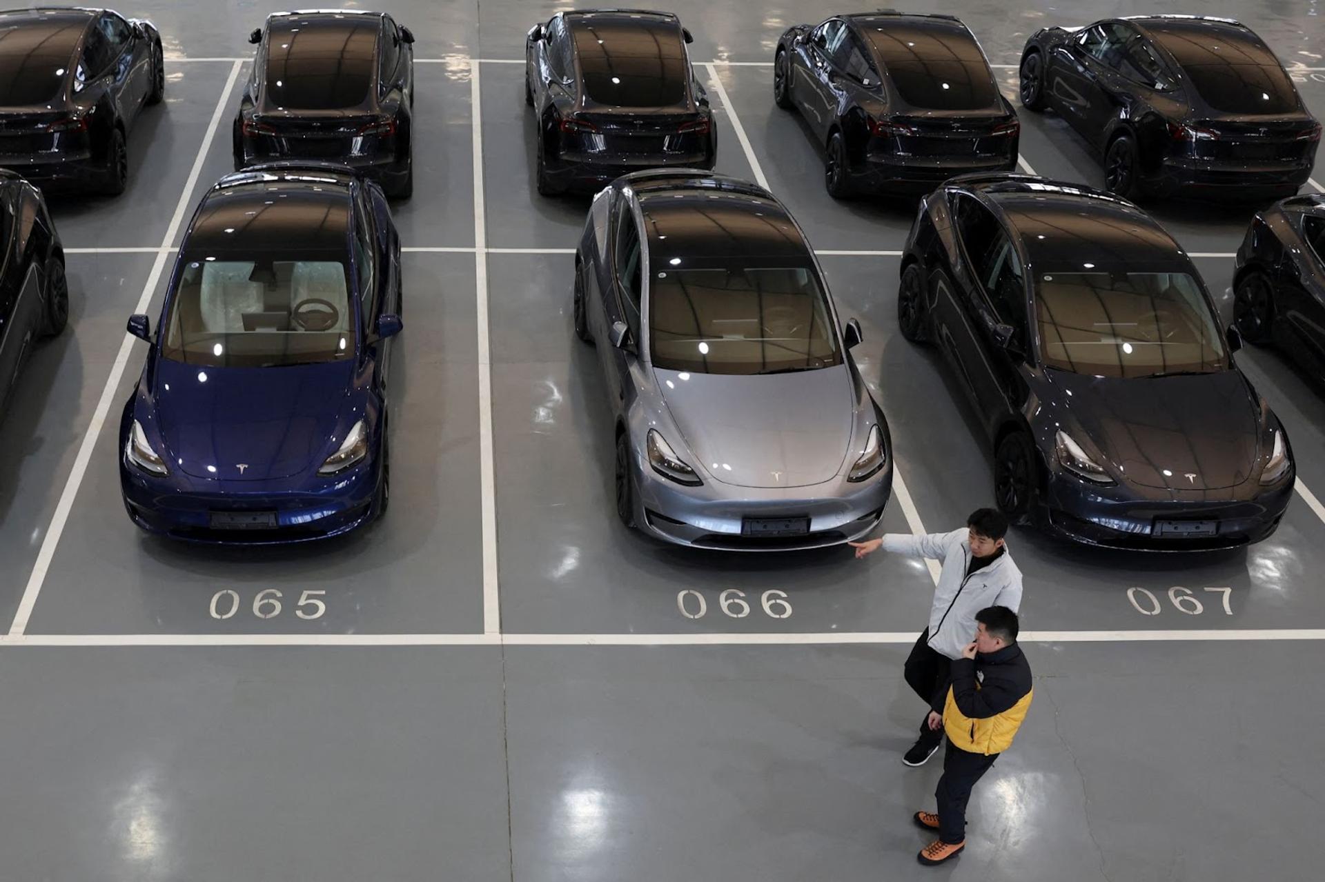 A Beijing Tesla delivery center.