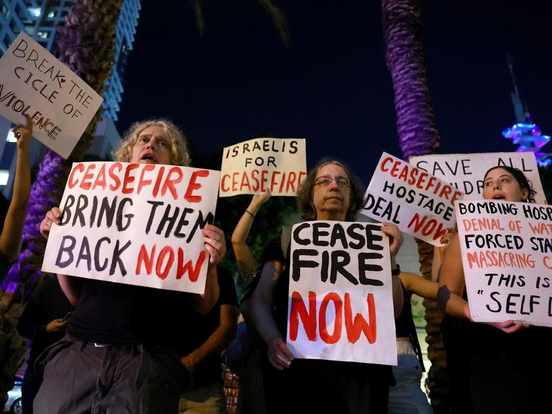 People attend a protest of IsraeliI left wing activists calling for a ceasefire in Gaza, as the conflict between Israel and Palestinian Islamist group Hamas continues, in Tel Aviv, Israel, November 11, 2023. REUTERS/Ammar Awad