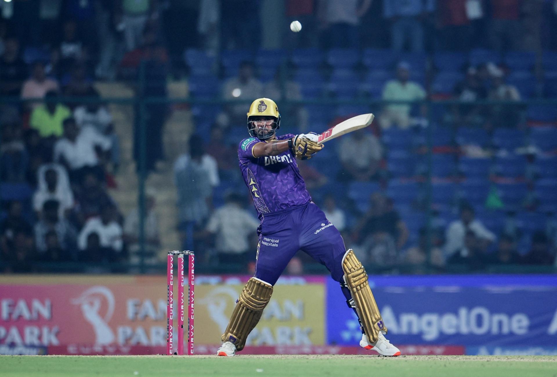 A photo of a cricketer. 