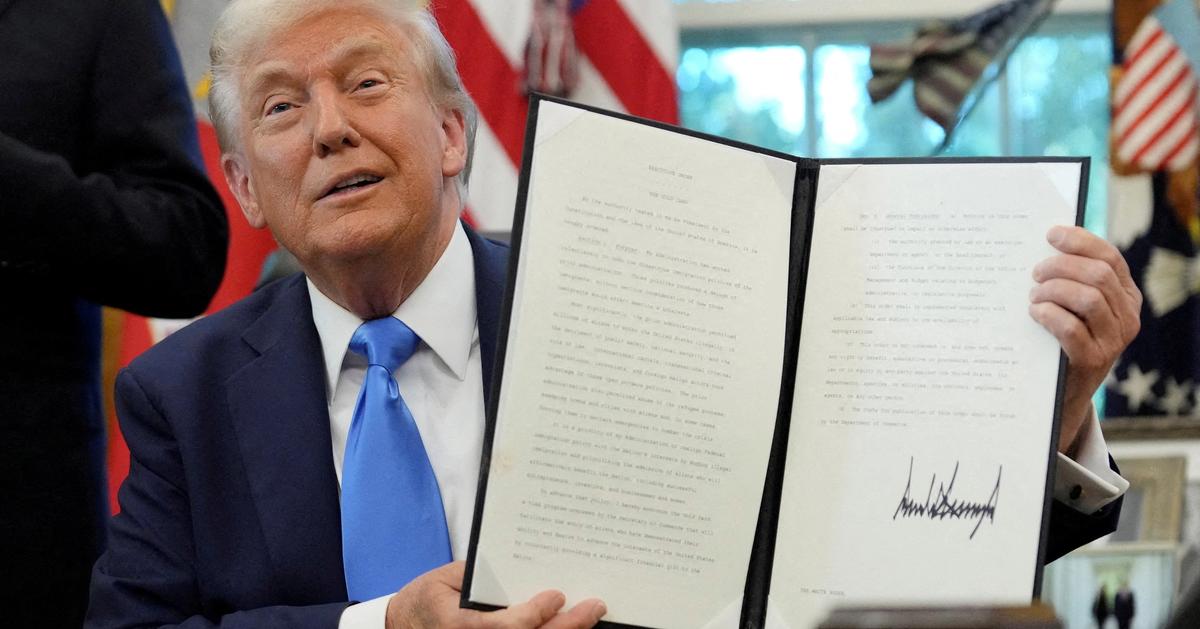 Trump administrationâs $100,000 H1-B visa fee sets off international scramble