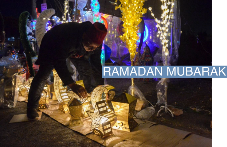 A vendor arranges decorations for the Muslim holy month of Ramadan in Amman, Jordan, March 22, 2023. REUTERS/Muath Freij