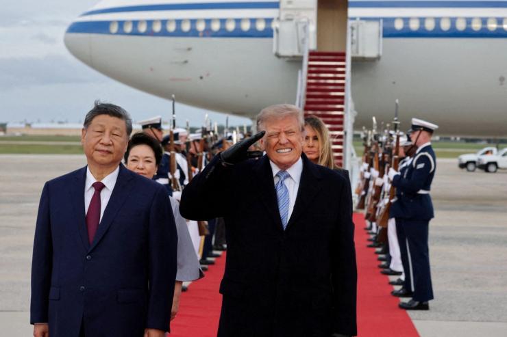 US President Donald Trump and Chinese President Xi Jinping at his arrival ceremony in Maryland, US.