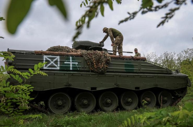 Ukrainian servicemen of the 25th Separate Airborne Brigade of the Armed Forces of Ukraine, stand on a Marder infantry fighting vehicle near a front line, amid Russia’s attack on Ukraine, in Donetsk region, Ukraine April 29, 2024. REUTERS/Oleksandr Ratushniak