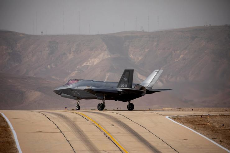 An F35 jet.