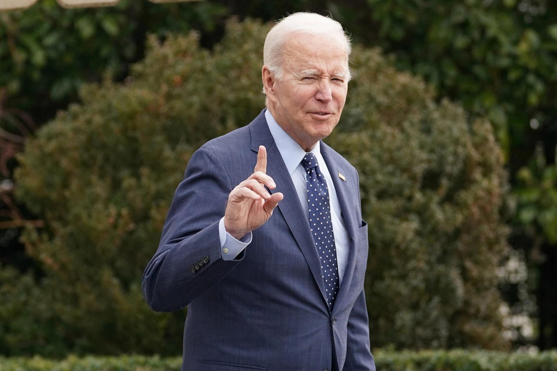 U.S. President Joe Biden departs the White House en route to Walter Reed National Military Medical Center for a routine medical checkup, in Washington, U.S., February 16, 2023. REUTERS/Kevin Lamarque