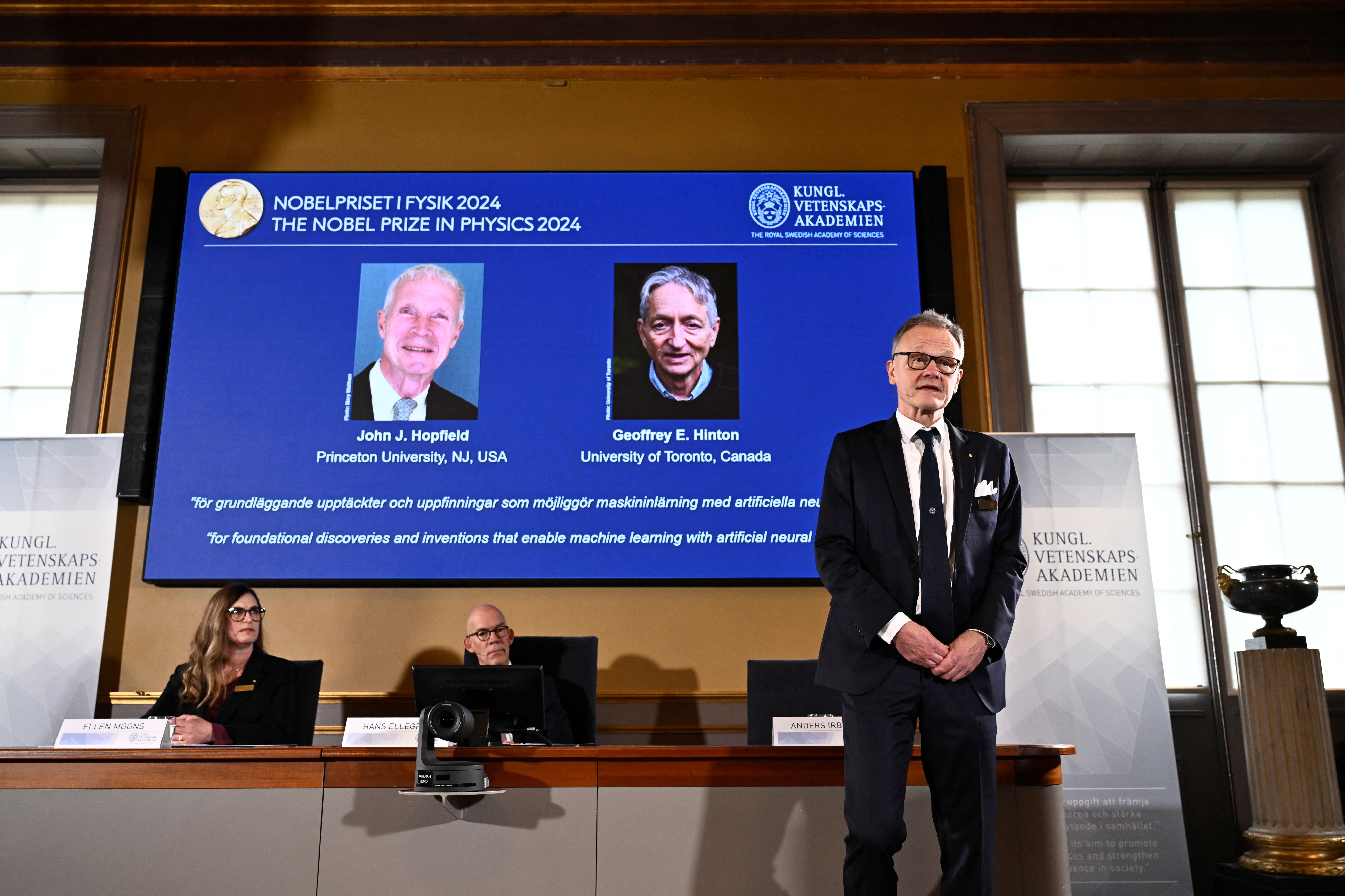 John J Hopfield and Geoffrey E Hinton are awarded this year’s Nobel Prize in Physics. Professor Anders Irback explains their work at the press conference at the Royal Swedish Academy of Sciences in Stockholm