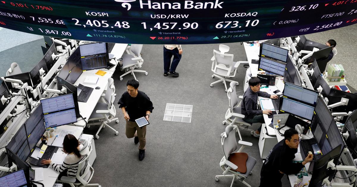 South Korean banks shorten workweek
