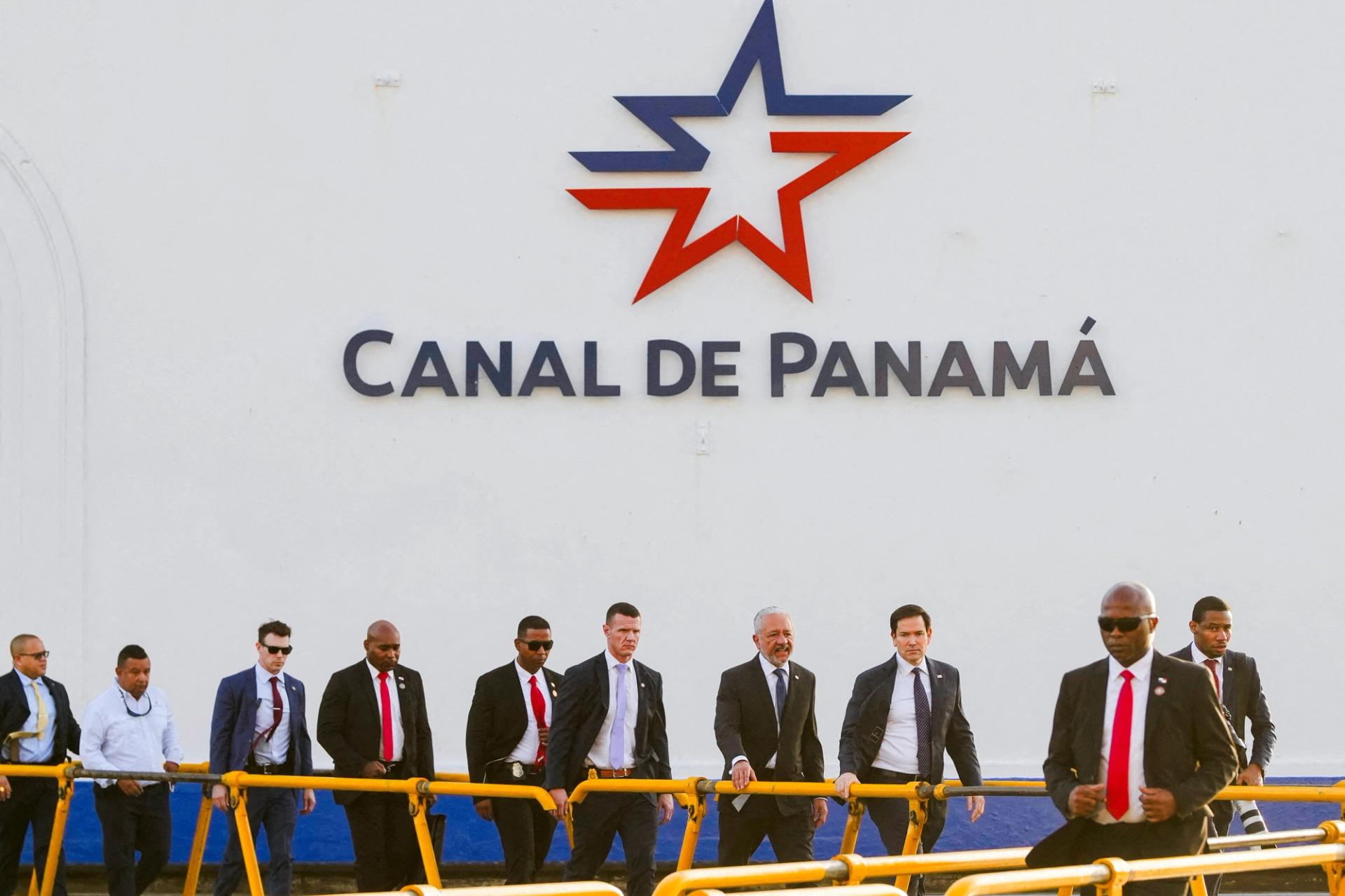 US Secretary of State Marco Rubio tours the Miraflores locks at the Panama Canal.